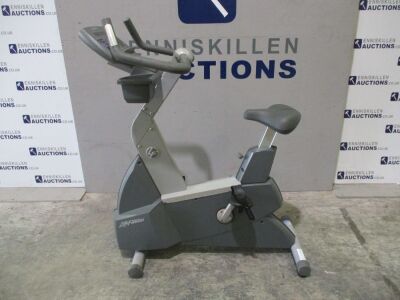 LIFE FITNESS UPRIGHT CYCLE